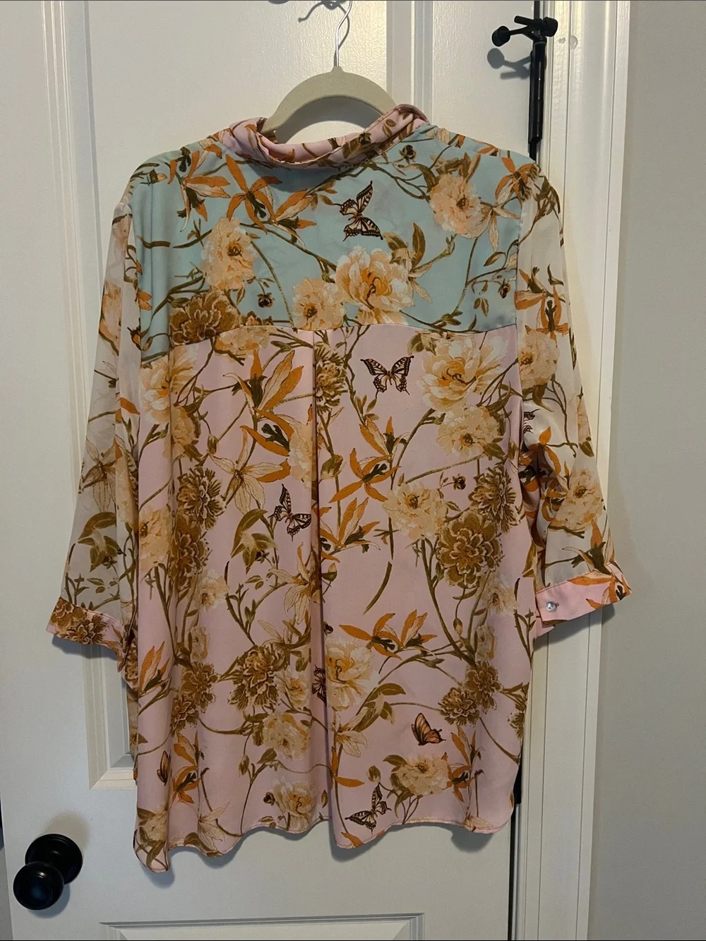 🦋Rose & Olive 2X Pink & Mint Blue Floral Button-Up Top Butterfly Shirt - Picture 2 of 4